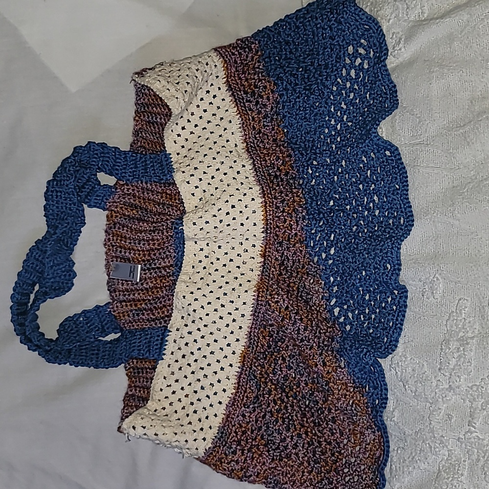 Elegant Knit Tote Bag in Blue and Cream